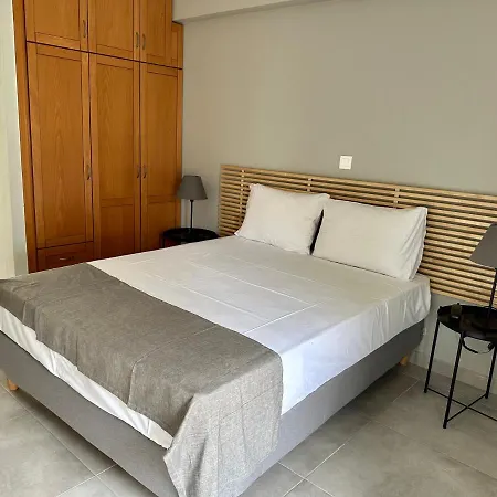 Lia شقة فندقية 4*